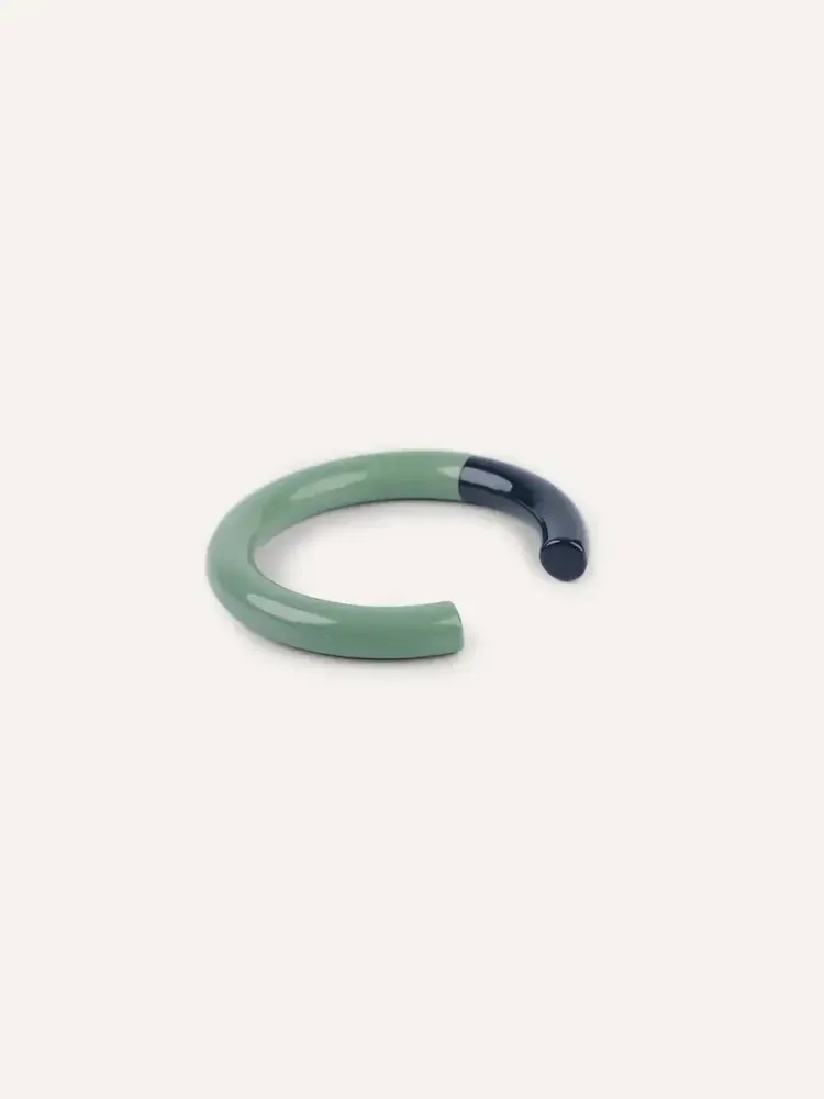 Bracelets - Manchette fine en bois laqué bleu nuit, bleu clair er orange, taille M - L INDOCHINEUR X RIVÊT