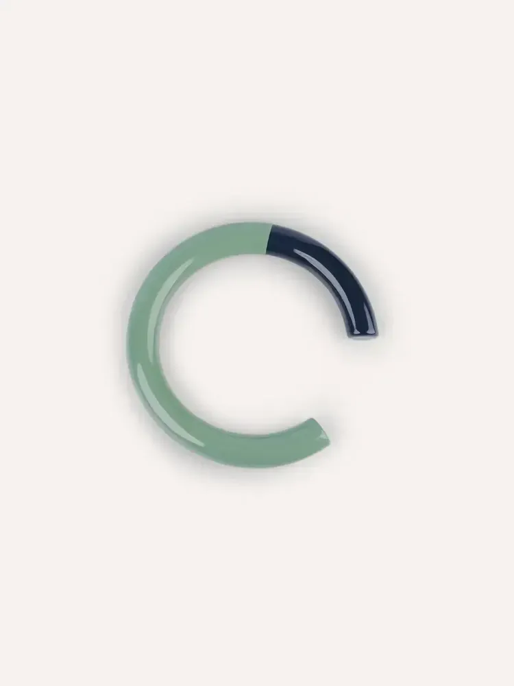 Bracelets - Manchette fine en bois laqué bleu nuit, bleu clair er orange, taille S - L INDOCHINEUR X RIVÊT