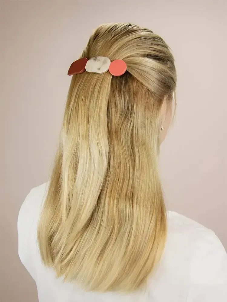 Barrettes - Totem barrette in blond horn and orange lacquer - L INDOCHINEUR X RIVÊT