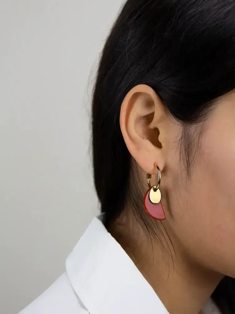 Bijoux - Boucles d'oreilles créoles 2 parties laiton et corne laquée rouge - L INDOCHINEUR X RIVÊT