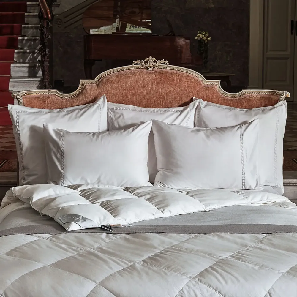 Bed linens - Luxury Duvet Cover Set Riviera Collection, Pristine White - CROWN GOOSE