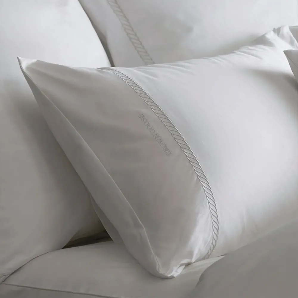 Bed linens - Luxury Duvet Cover Set Riviera Collection, Pristine White - CROWN GOOSE