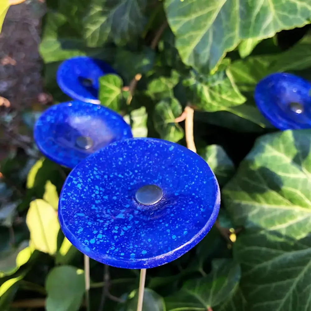 Floral decoration - Round small glass flower in dark blue, light blue color - CARNEOL GLASS
