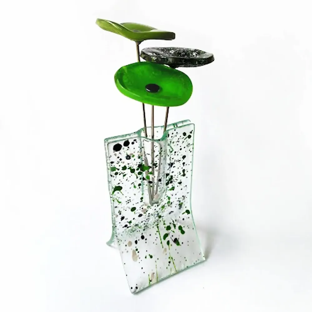 Vases - Small 8x13 cm white-green-blue spotty vase with 3 small flowers - CARNEOL GLASS