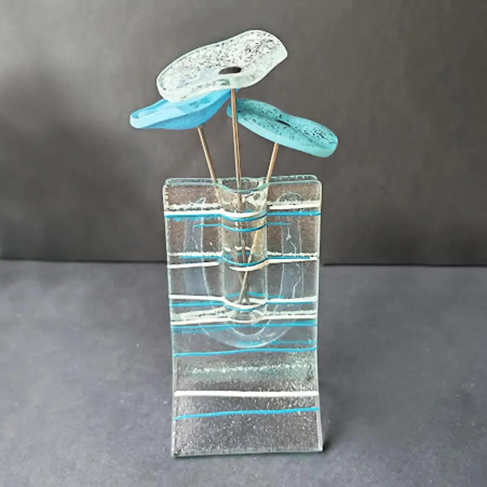 Vases - Petit vase rayé de 8 x 13 cm avec 3 petites fleurs en L, bleu-blanc - CARNEOL GLASS