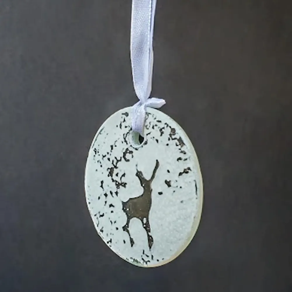 Christmas garlands and baubles - Small rustic Christmas hanger with a reindeer 5 cm - CARNEOL GLASS