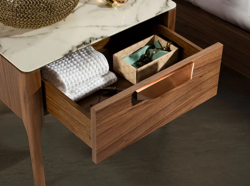 Night tables - Walnut and fiberglass bedside table with marble effect - ANGEL CERDÁ