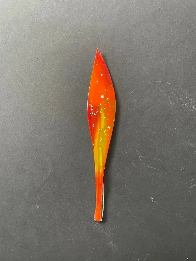 Floral decoration - Small orange-red leaf with white gestures - CARNEOL GLASS