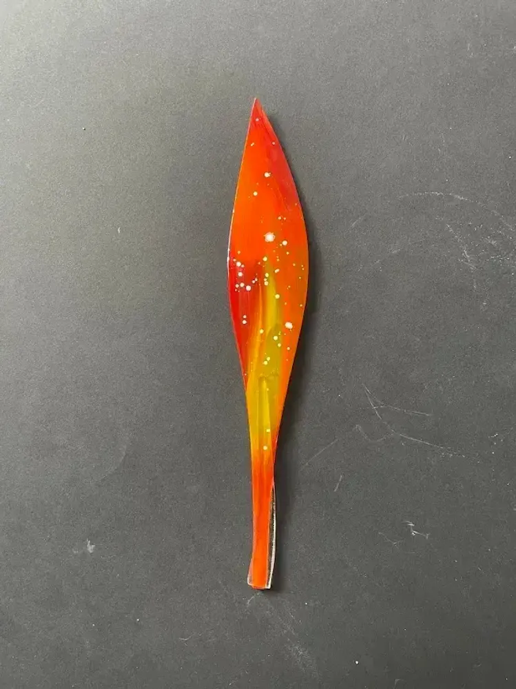 Floral decoration - Small orange-red leaf with white gestures - CARNEOL GLASS