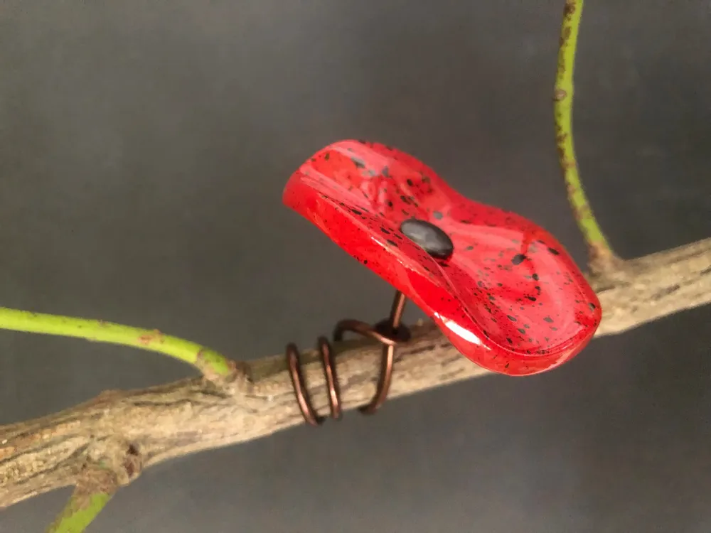 Floral decoration - Small Glass Flower For Outside In Red-Black On Flexible Stem - CARNEOL GLASS