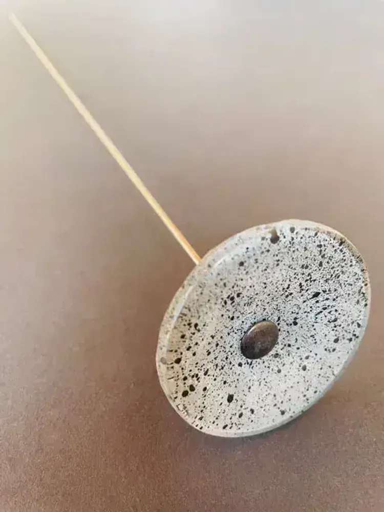 Floral decoration - Round small glass flower for outdoor use in grey, black colour with 43 cm stainless steel stem - CARNEOL GLASS