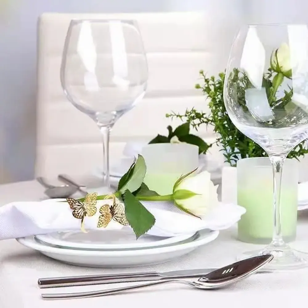 Christmas table settings - Napkin ring - Butterfly - Silver or Gold - SOSTRAW & SMARTTHINGS