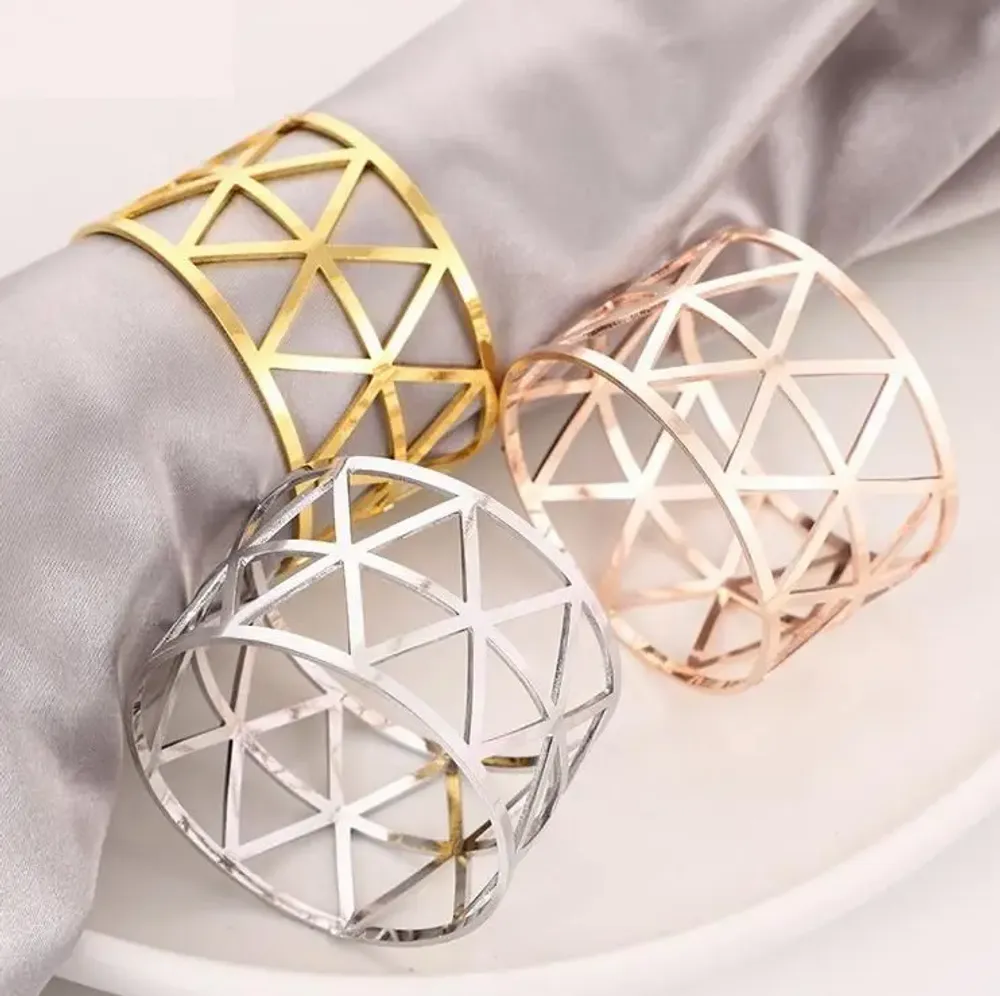 Christmas table settings - Napkin ring - Geometric 1 - Silver or Gold - SOSTRAW & SMARTTHINGS