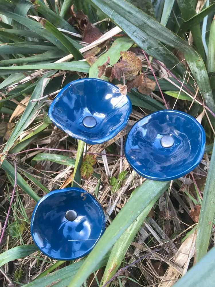 Floral decoration - Medium -sized glass calabel flower for outdoor in turquoise colour with 43 cm stainless steel stem. - CARNEOL GLASS