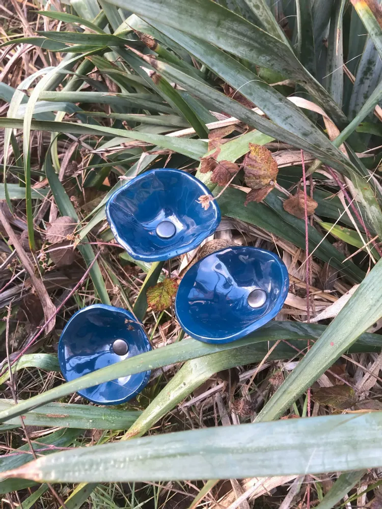 Floral decoration - Medium -sized glass calabel flower for outdoor in turquoise colour with 43 cm stainless steel stem. - CARNEOL GLASS