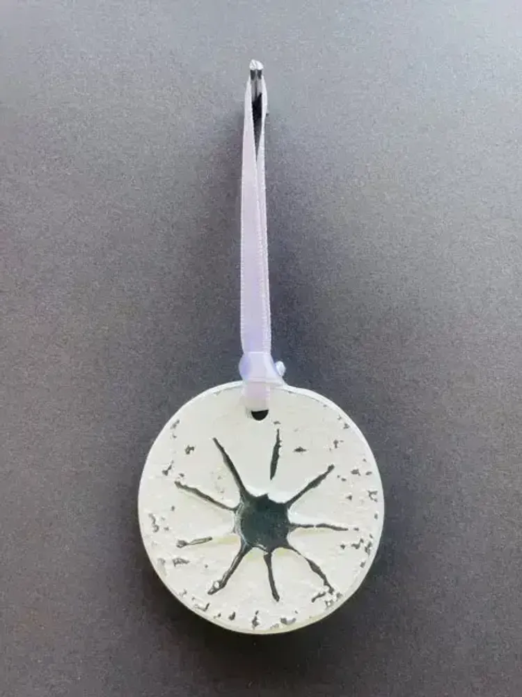 Christmas garlands and baubles - Small rustic Christmas hanger with a star - CARNEOL GLASS