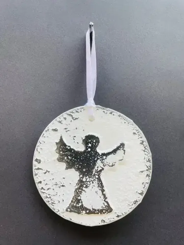 Christmas garlands and baubles - Large white rustic Christmas hanger with angel - CARNEOL GLASS