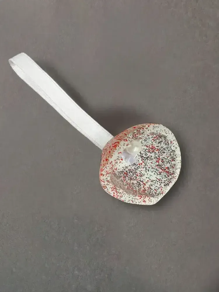 Autres décorations de Noël - Cloche en verre sur support à ruban de couleur transparent-blanc-rouge - CARNEOL GLASS