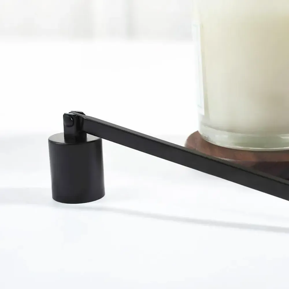 Christmas table settings - Candle extinguisher - Straight shape - Silver, gold or black - SOSTRAW & SMARTTHINGS