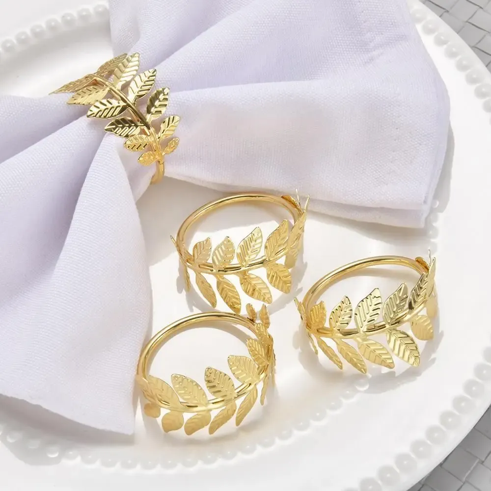 Christmas table settings - Napkin ring - Small leaves - Silver or gold - SOSTRAW & SMARTTHINGS