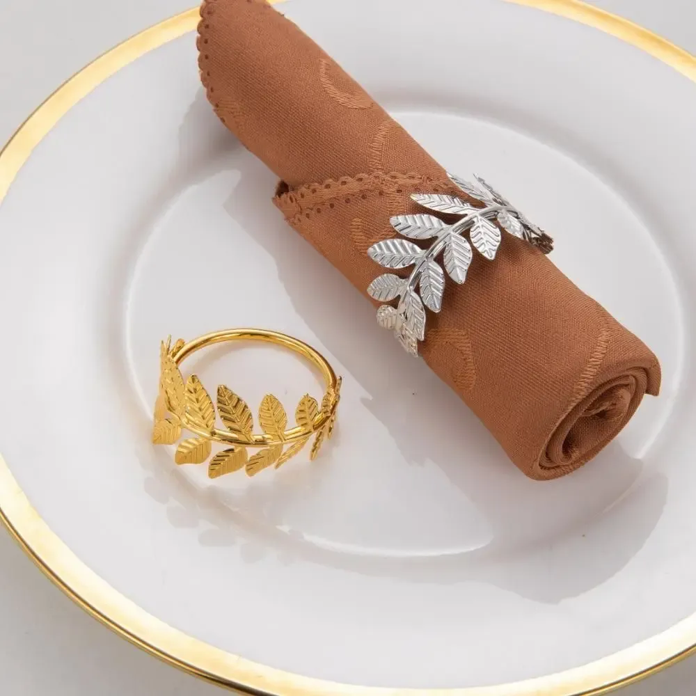 Christmas table settings - Napkin ring - Small leaves - Silver or gold - SOSTRAW & SMARTTHINGS