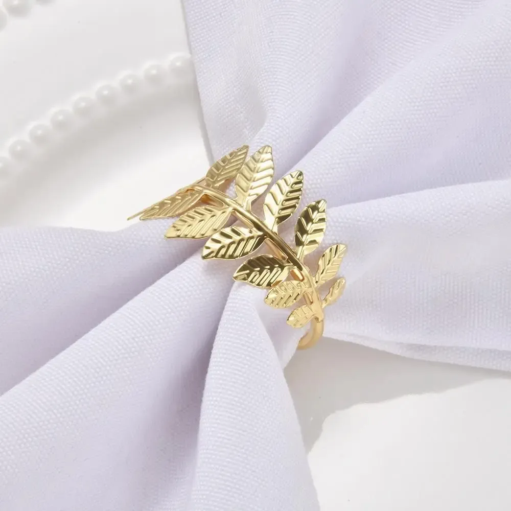 Christmas table settings - Napkin ring - Small leaves - Silver or gold - SOSTRAW & SMARTTHINGS