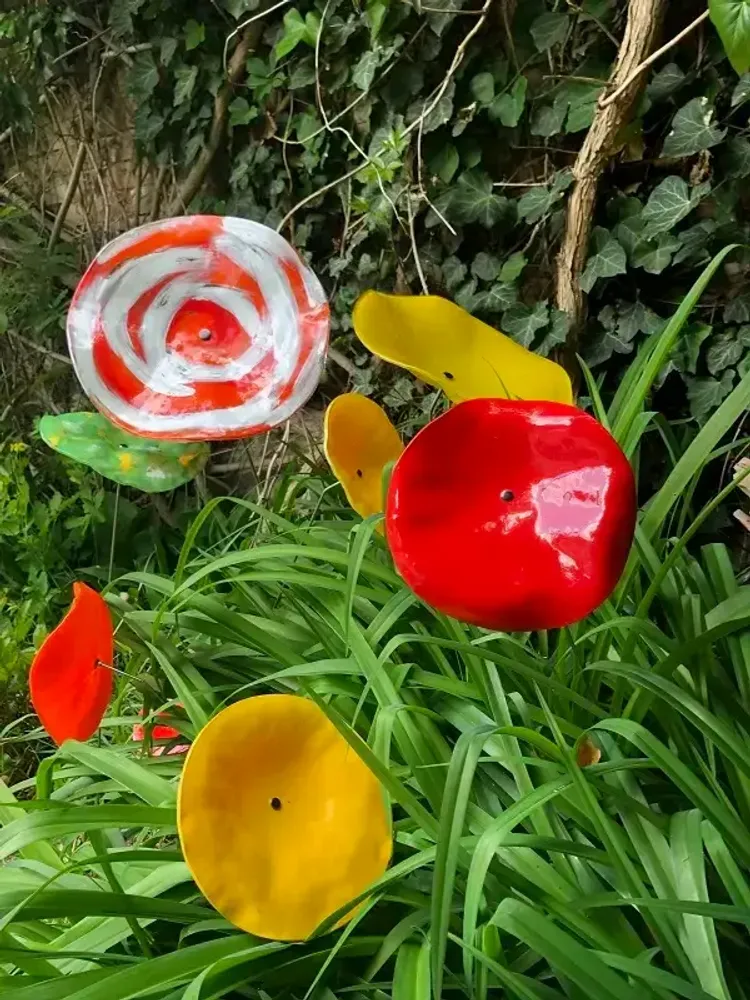 Floral decoration - Extra large glass flower for outdoors in yellow - CARNEOL GLASS