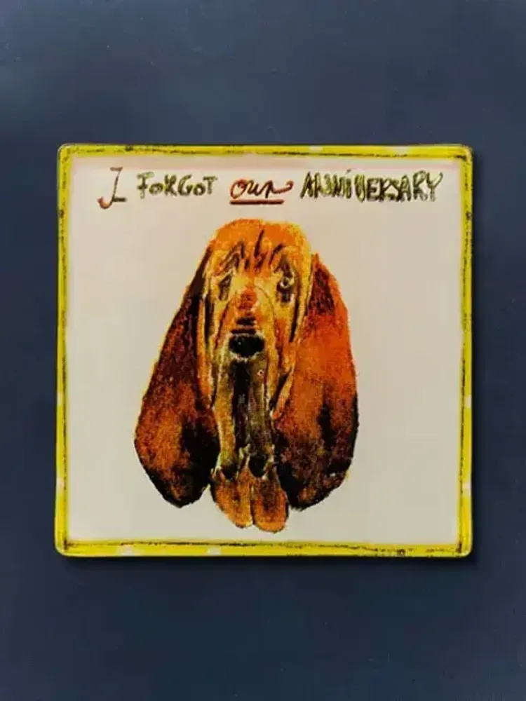 Decorative objects - Repentant dog who forgot the anniversary magnet - CARNEOL GLASS