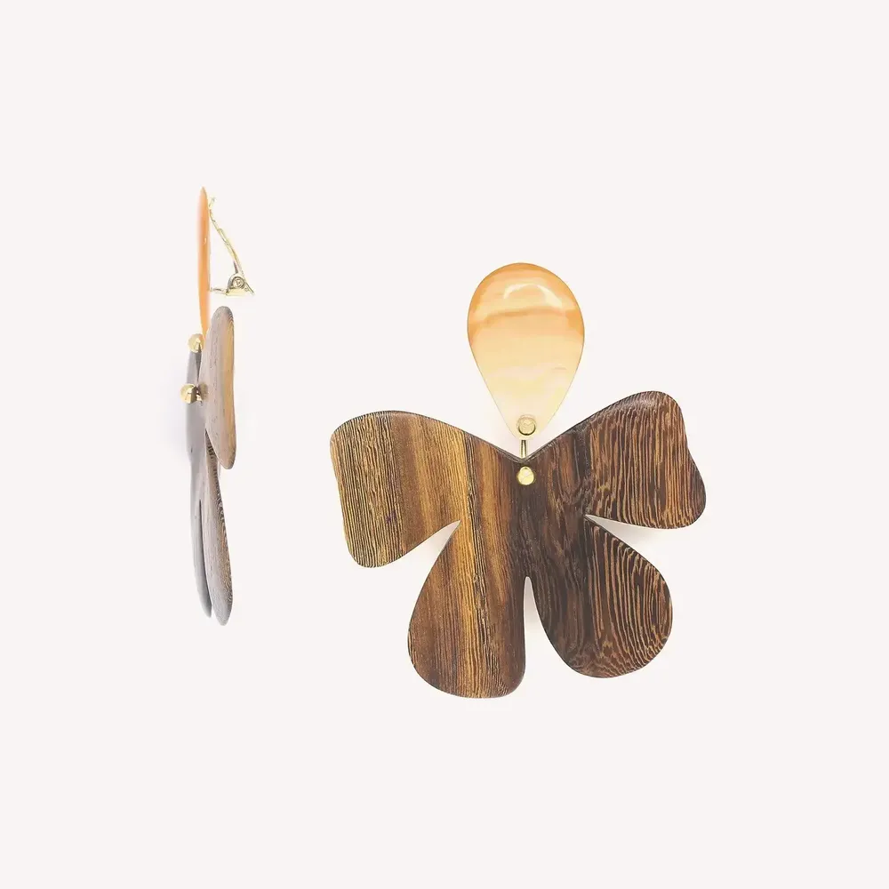 Bijoux - Boucles d'oreilles clips fleur en bois de roblès - Fioria - NATURE BIJOUX