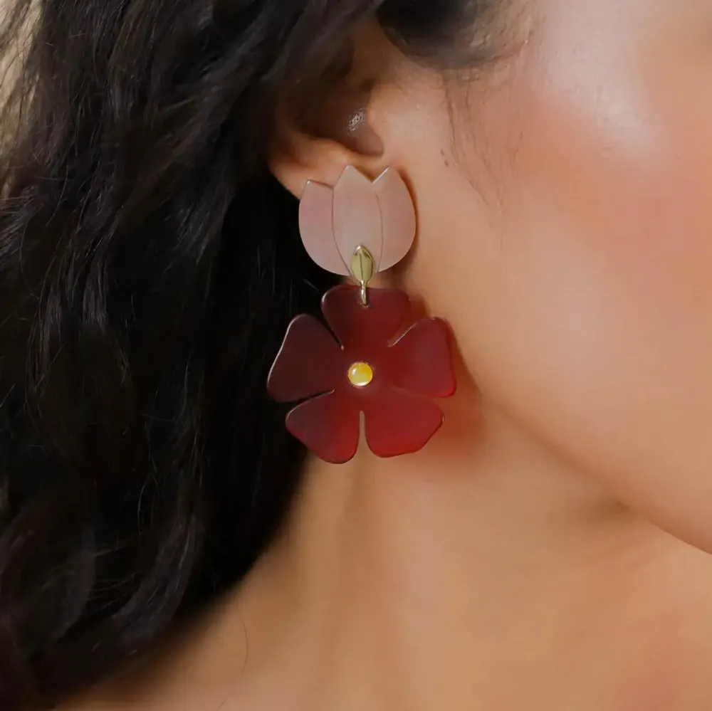 Bijoux - Boucles d'oreilles clips top nacre et fleur rouge - Son Jardin - NATURE BIJOUX