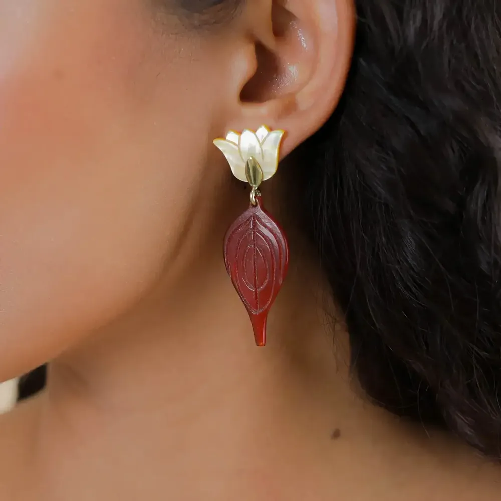 Jewelry - Post earrings with tulip top & red leaf pendant - Son Jardin - NATURE BIJOUX