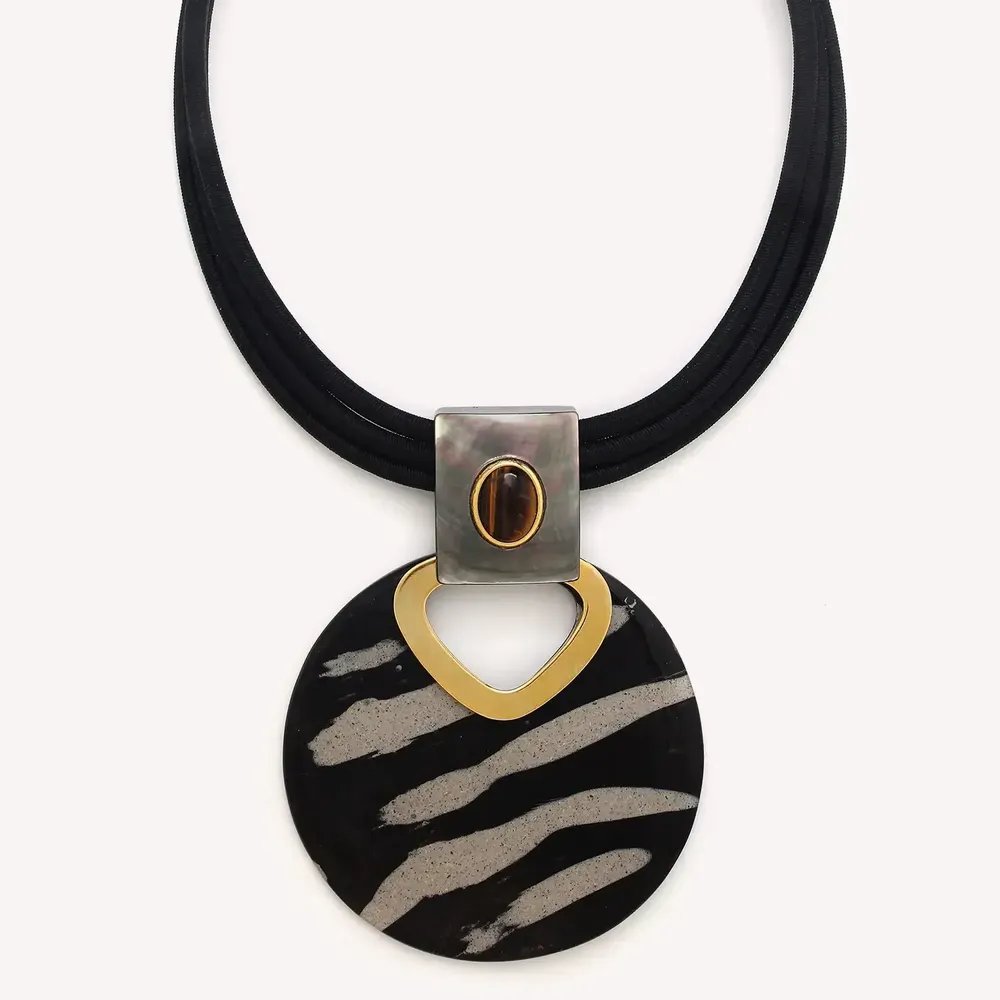 Jewelry - Plastron necklace with round pendant - Zebra - NATURE BIJOUX