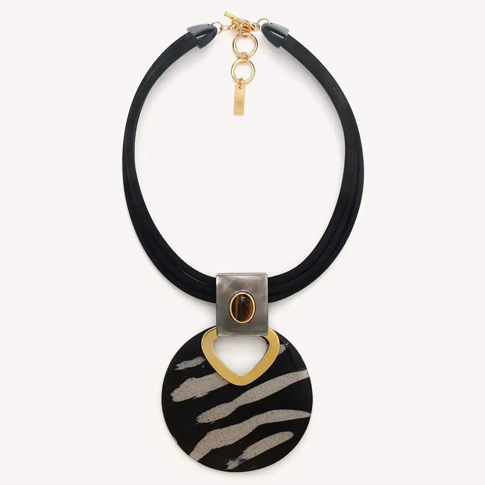 Jewelry - Plastron necklace with round pendant - Zebra - NATURE BIJOUX