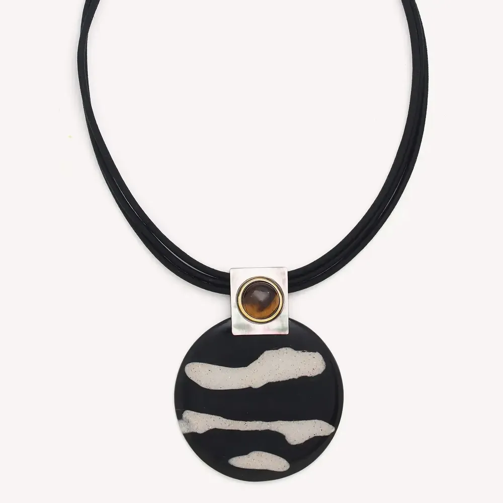 Jewelry - Small round pendant necklace - Zebra - NATURE BIJOUX