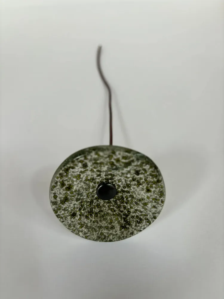 Floral decoration - Small Glass Flower For Outside In Moss On Flexible Stem - CARNEOL GLASS
