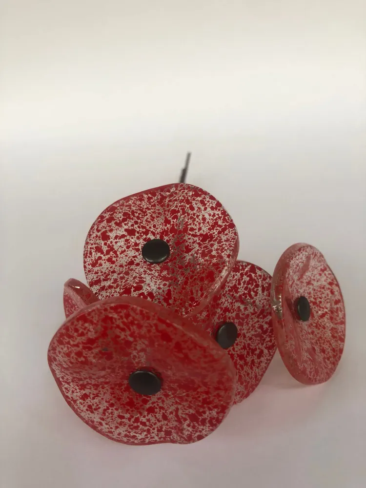 Floral decoration - Small Glass Flower in Transp.-Red On Flexible stem - CARNEOL GLASS