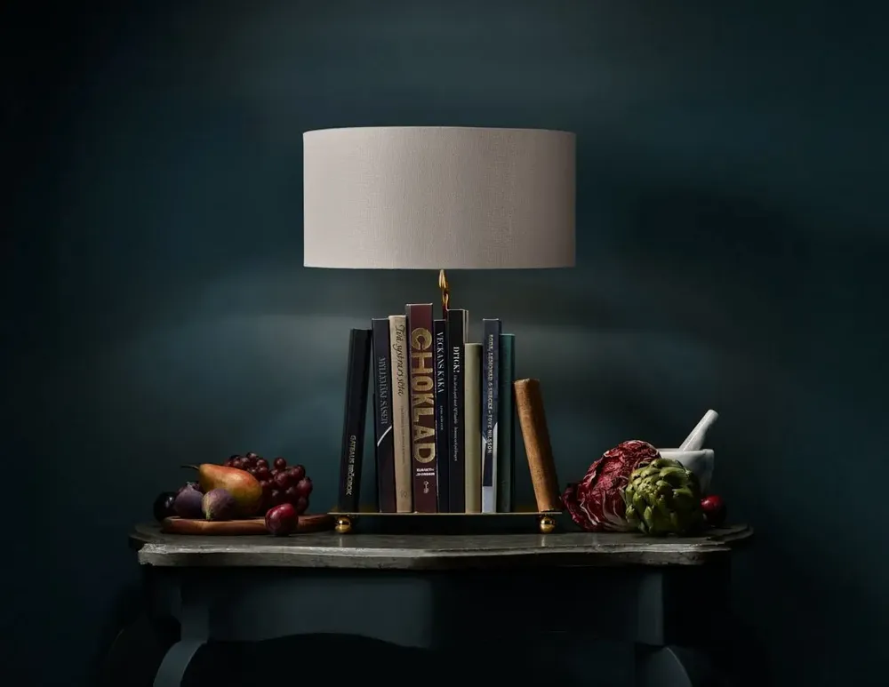 Objets design - Fribe Form® The BookLovers' Light avec abat-jour ovale et porte-livre - FRIBE FORM®