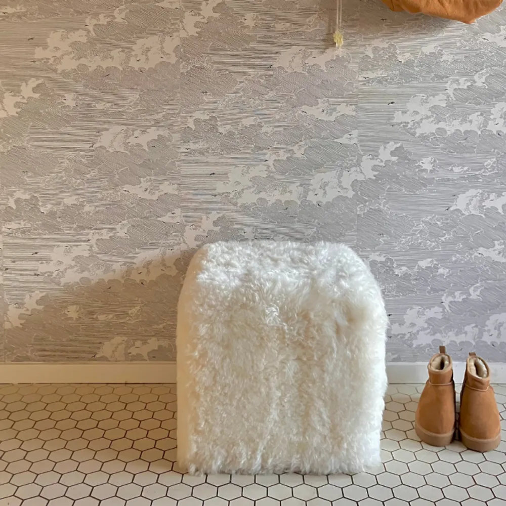 Objets design - Cubo, notre cube en Peau De Mouton - MAISON THURET