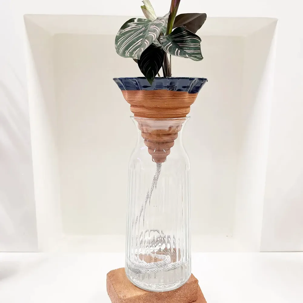 Vases - Nomade ÉMAILLÉ – le vase autonome EN TERRE CUITE 3D - COMMON PLACE YOUR URBAN JUNGLE