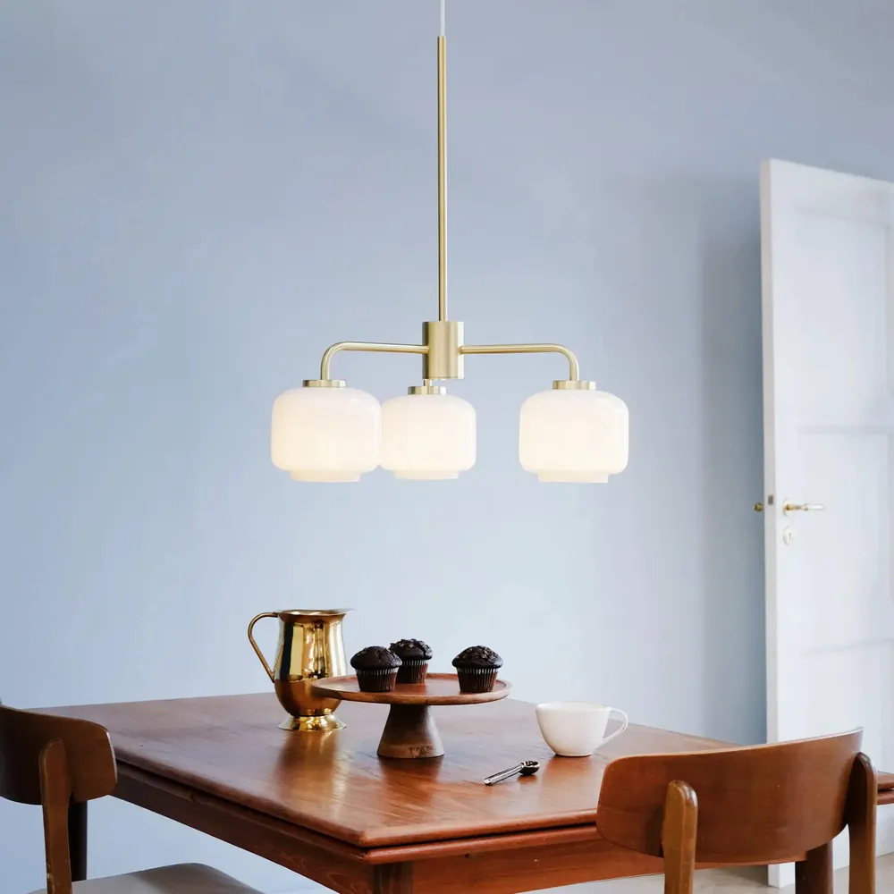 Plafonniers - Lustre Arp opale/laiton à 3 bras - DYBERG LARSEN