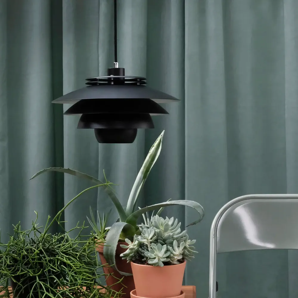 Suspensions - Lampe à suspension noire Ejka - DYBERG LARSEN