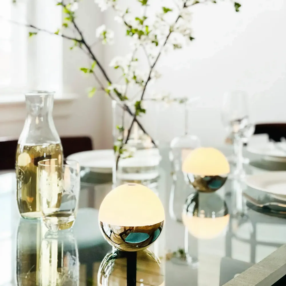 Lampes de table - Boule lumineuse Alba Chrome 1 pièce - DYBERG LARSEN