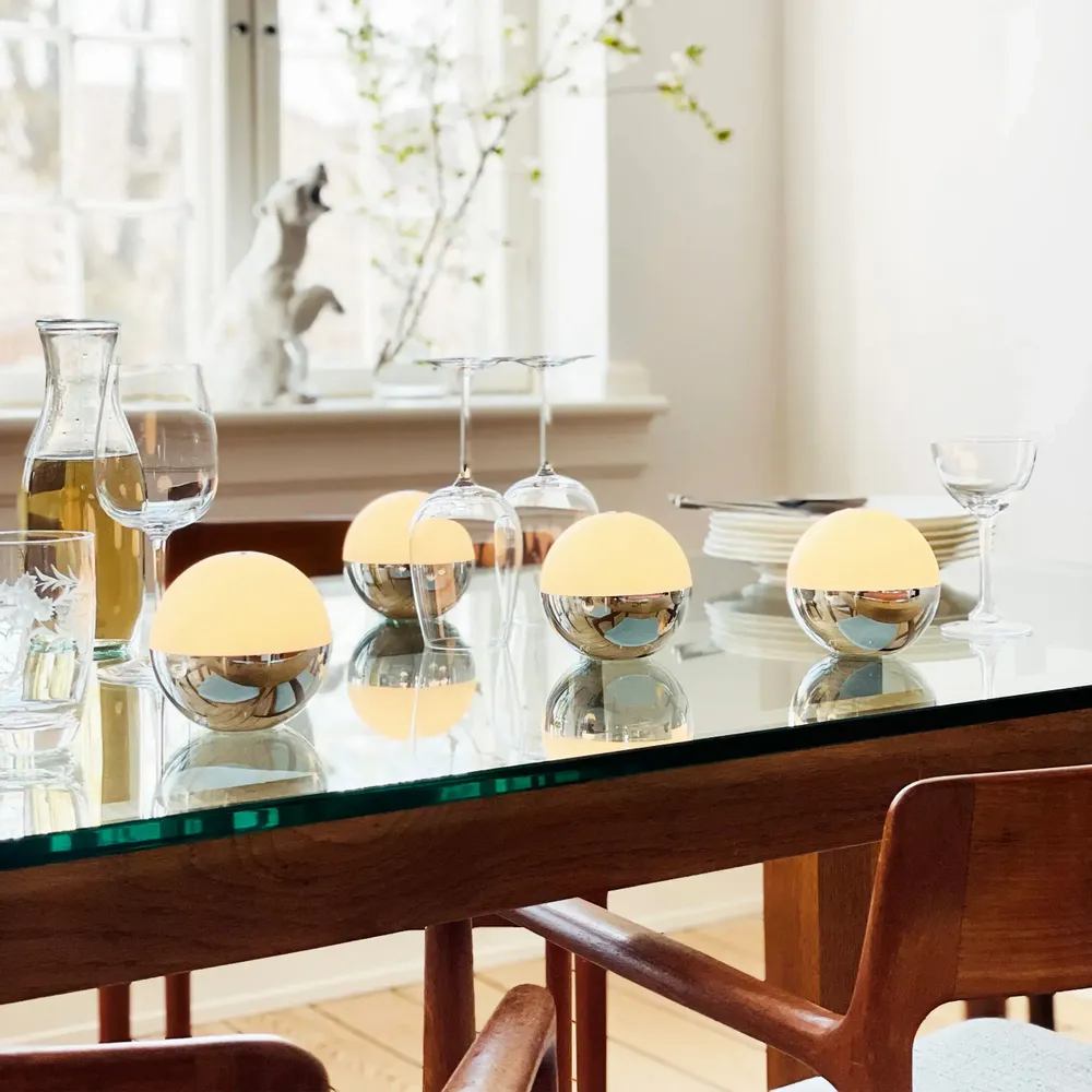 Lampes de table - Boule lumineuse Alba Chrome 1 pièce - DYBERG LARSEN