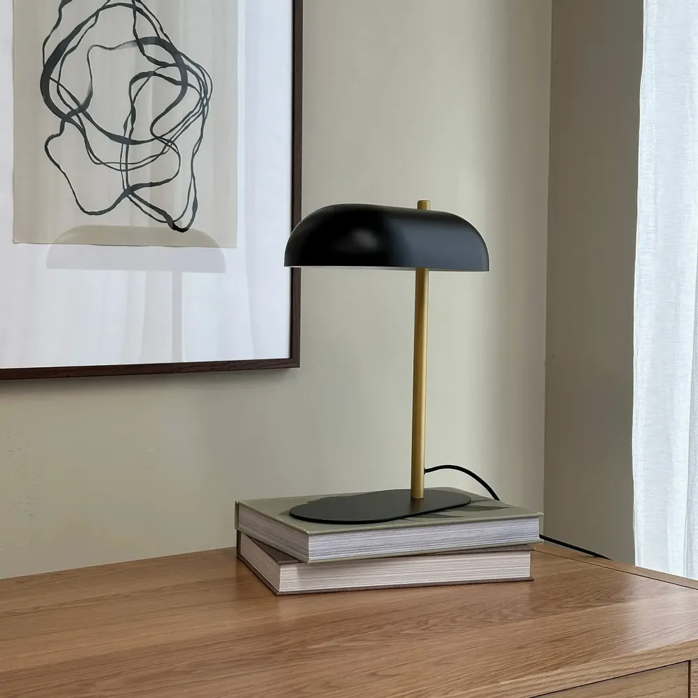 Lampes de table - Tapis de bordure Arch trié + lampe de table - DYBERG LARSEN