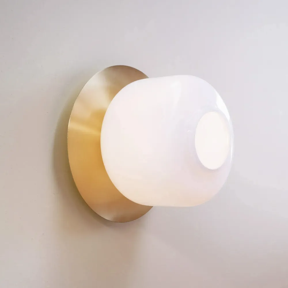 Suspensions - Plafonnier Arp opale/laiton - DYBERG LARSEN