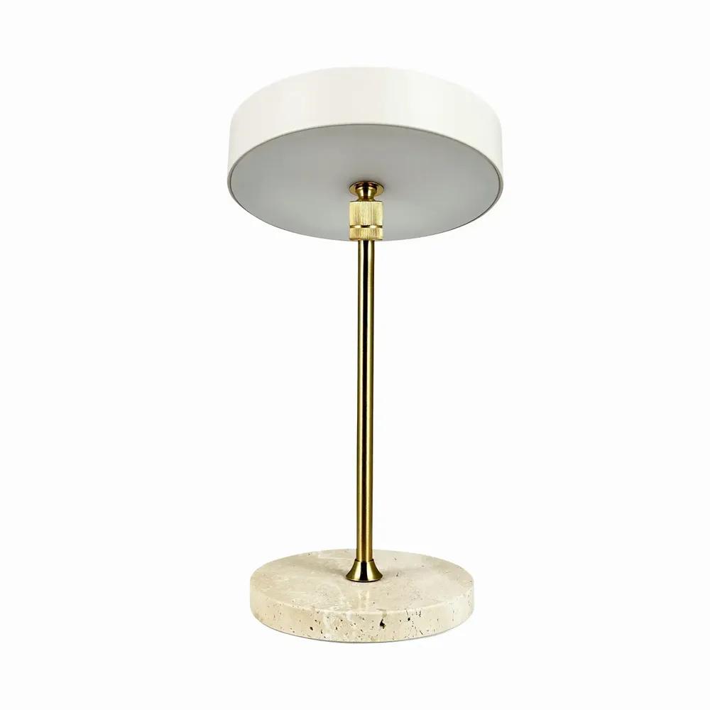 Lampes de table - Lampe de table rechargeable LED MOONLIGHT beige, laiton, travertin - DYBERG LARSEN