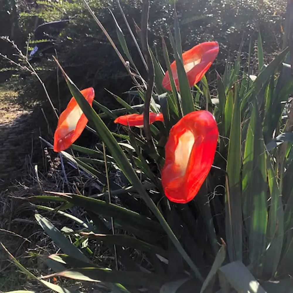 Floral decoration - Red-White large (18cm) swirling outdoor flower - CARNEOL GLASS