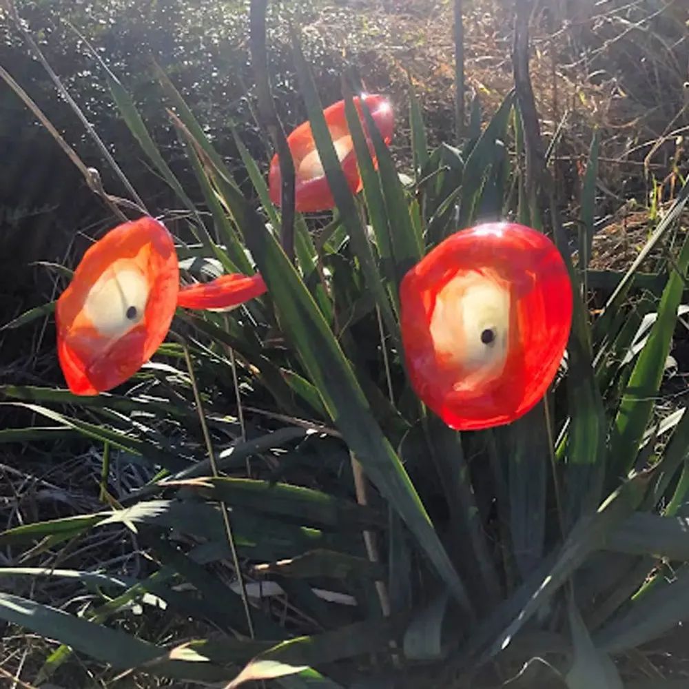 Floral decoration - Red-White large (18cm) swirling outdoor flower - CARNEOL GLASS
