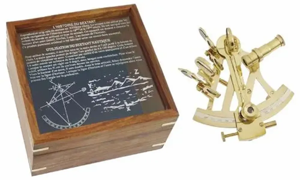 Decorative objects - Plane, sphere, projector, clock, bird, porthole, lantern, nautical instrument, stool - TRADE WINDS