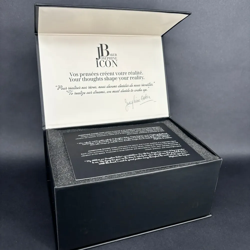 Other wall decoration - Decorative resin object paying tribute to Josephine Baker - UNION #1 - JOSÉPHINE BAKER ICON